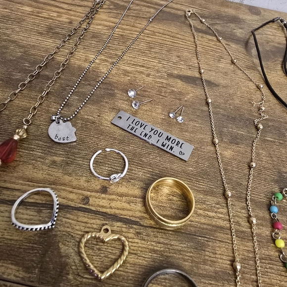 Jewerly Lot Of 15, Necklaces, Pendants, Earrings, Bracelets. Nothing Broken - Picture 3 of 6